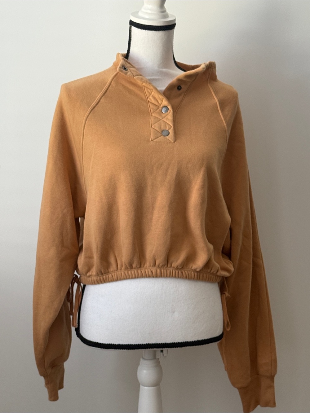 Flirtitude Relaxed Crop Pullover Hoodie in Camel